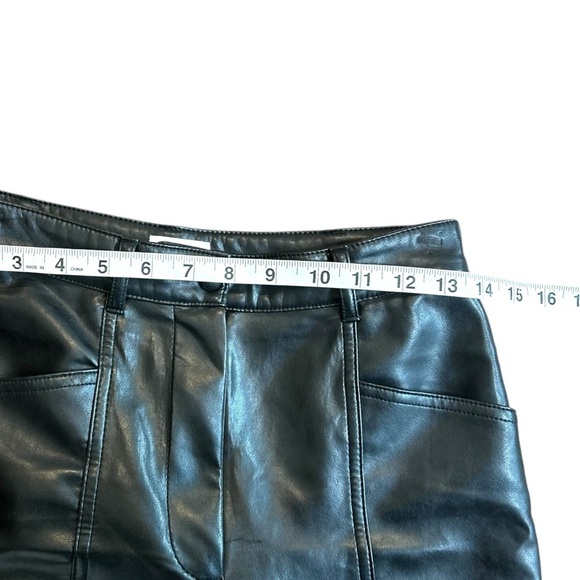 Aritzia Wilfred Rebel Pant- High Waisted Vegan Leather Pants- Black- Size 2 - Picture 14 of 16